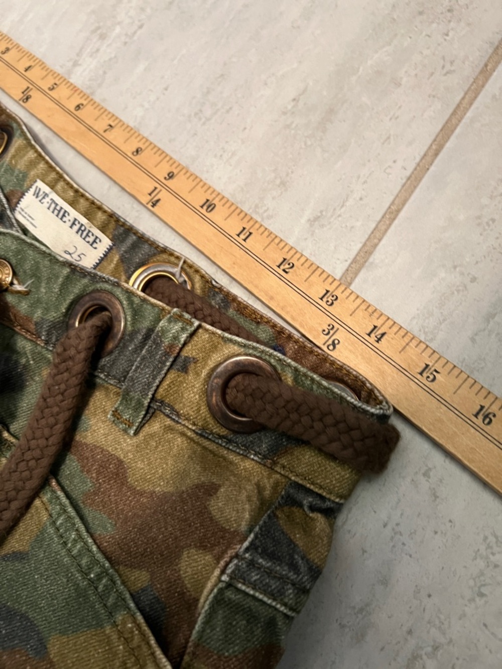 Free People We The Free Camo Moxie Barrel Jeans Army Camouflage - Picture 12 of 12